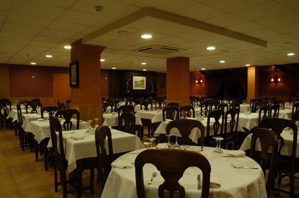 Hotel & Restaurante Pena Arros Exterior photo